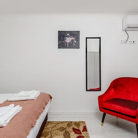 Mia R/c Apartment